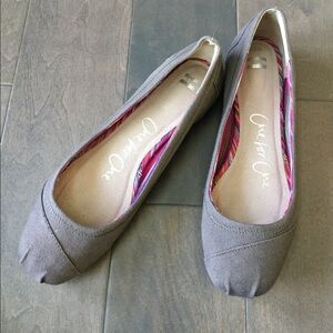 Brand new Toms ballet toe flats